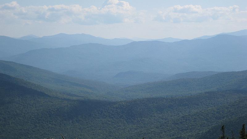 GooseEye-d (24).JPG - Back on the ledges we had a great view of the White Mountains. The different mountain ranges made a great 3d effect.